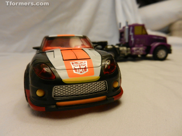 Botcon 2012 Convention Exclusives Shattered Glass Optimus Prime Kick Over  (8 of 16)
